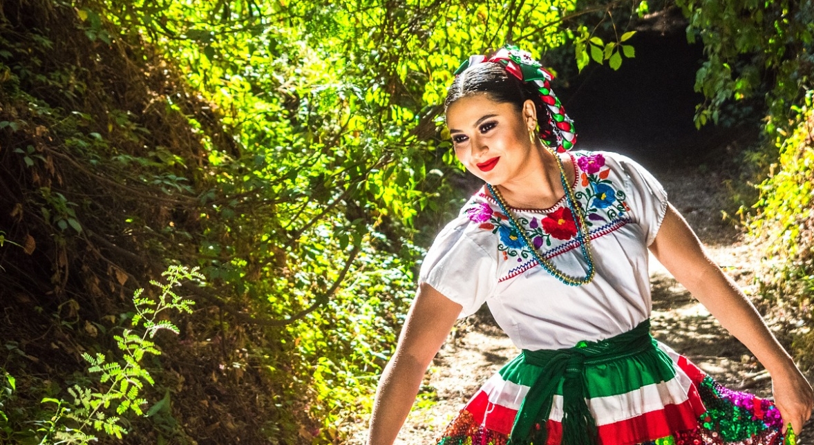 Płock staje się centrum folkloru podczas XII Vistula Folk Festival z transportem dostosowanym do osób starszych