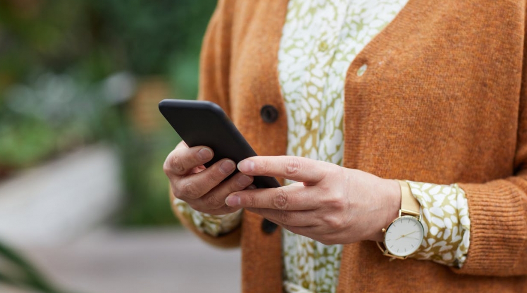 Oszustwa telefoniczne wyniszczyły oszczędności starszych obywateli – Policja ostrzega i apeluje o ostrożność